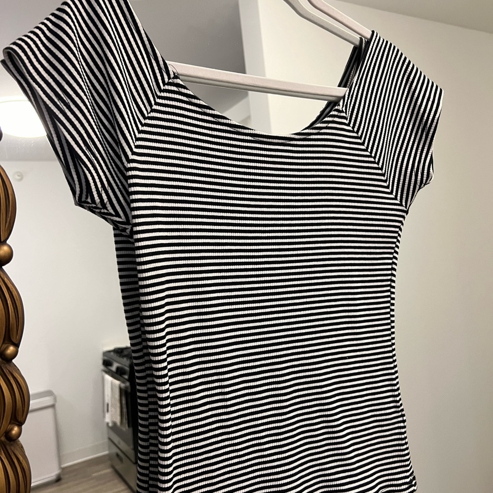 Black and white boatneck / off shoulder top